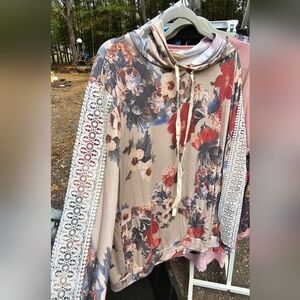 Lovely Melody Floral Patterned Garment